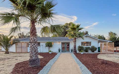 Photo of 17908 Strawberry Lane, Anderson, CA 96007 (MLS # 26-3053)
