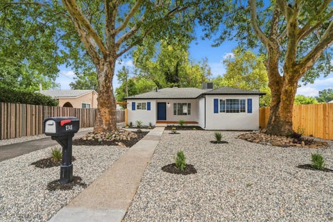 Photo of 2745 Oak Street, Anderson, CA 96007 (MLS # 26-4702)