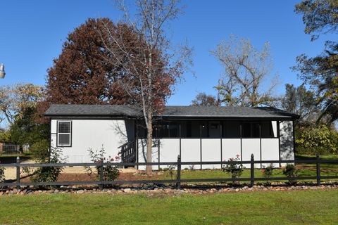 Photo of 16294 Hawthorne Avenue, Anderson, CA 96007 (MLS # 25-5262)