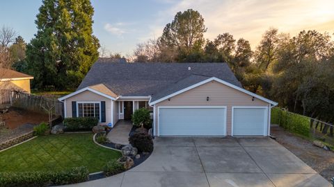Photo of 2115 Hawn Avenue, Redding, CA 96002 (MLS # 26-487)