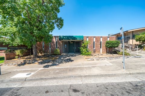 Photo of 1616 West Street, Redding, CA 96001 (MLS # 25-3354)