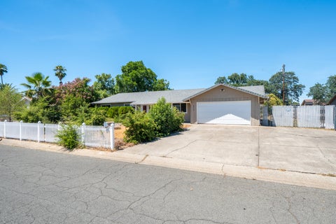 Photo of 2878 Wilson Avenue, Redding, CA 96002 (MLS # 26-2925)