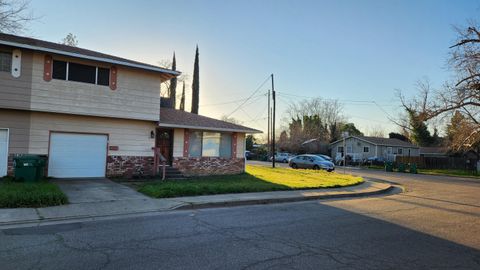 Photo of 2786 Oak Street, Anderson, CA 96007 (MLS # 26-496)