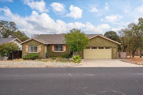 Photo of 19572 Covington Mill Drive, Cottonwood, CA 96022 (MLS # 25-4452)