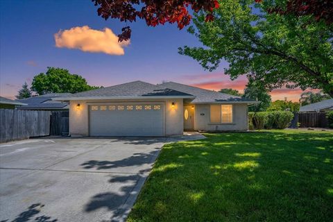 Photo of 245 Shelley Way, Red Bluff, CA 96080 (MLS # 26-1804)
