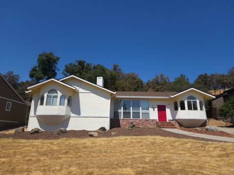 Photo of 13312 Thistle Loop, Penn Valley, CA 95946 (MLS # 25-3897)