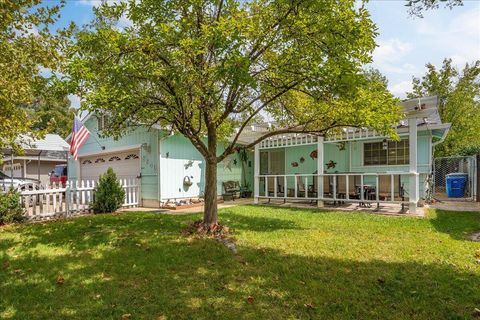 Photo of 3849 Capricorn Way, Redding, CA 96002 (MLS # 25-4273)