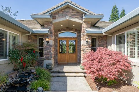 Photo of 19565 San Vincente Drive, Redding, CA 96003 (MLS # 25-96)