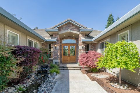 Photo of 19565 San Vincente Drive, Redding, CA 96003 (MLS # 25-96)