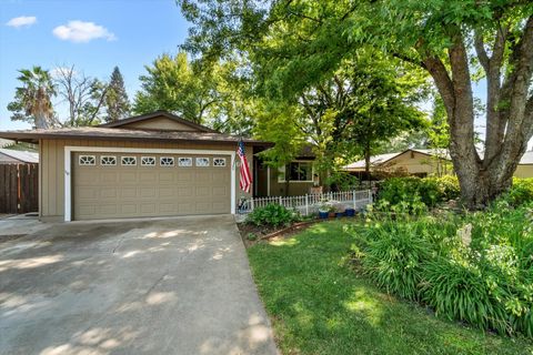 Photo of 6671 Creekside Street, Redding, CA 96001 (MLS # 25-4084)