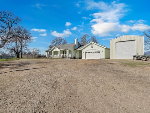 Photo of 13725 Gas Point Road, Igo, CA 96047 (MLS # 26-2664)