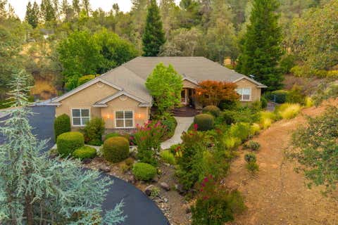 Photo of 15553 Mountain Shadows Drive, Redding, CA 96001 (MLS # 26-3762)