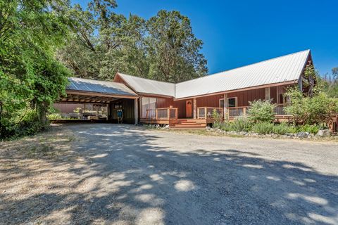 Photo of 720 Pelletreau Ridge Road, Hyampom, CA 96046 (MLS # 26-3483)