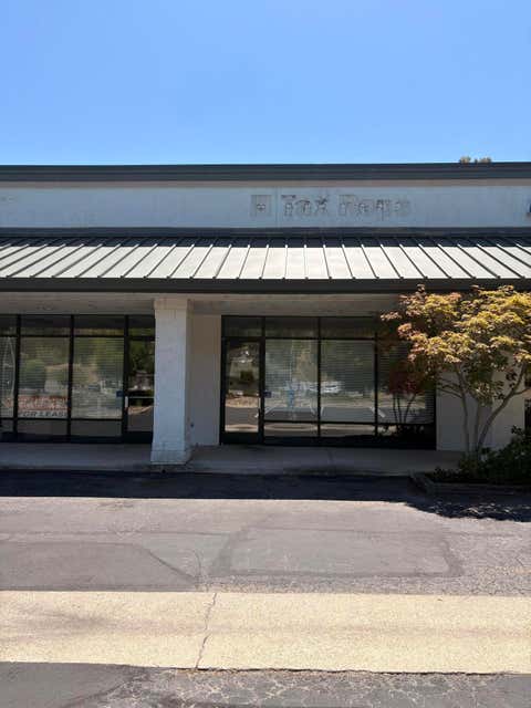 Photo of 1822 Buenaventura Boulevard #102, Redding, CA 96001 (MLS # 26-3377)