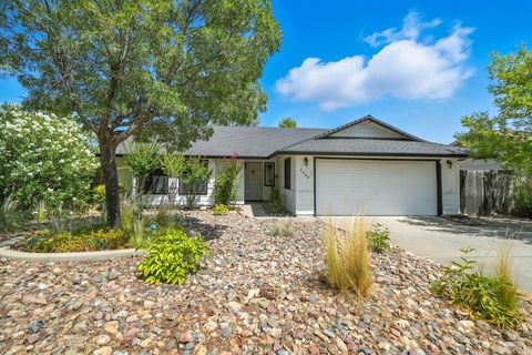 Photo of 3588 Magnums Way, Redding, CA 96003 (MLS # 25-3834)