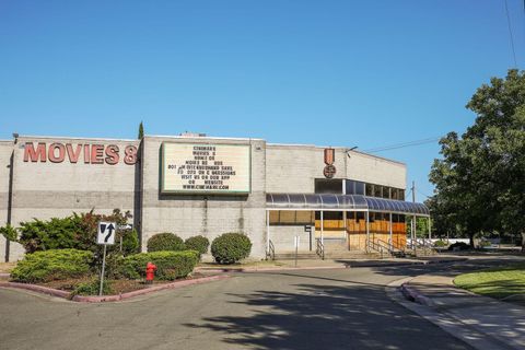 Photo of 359360 Park Marina Circle #As-Is, Redding, CA 96001 (MLS # 25-3303)