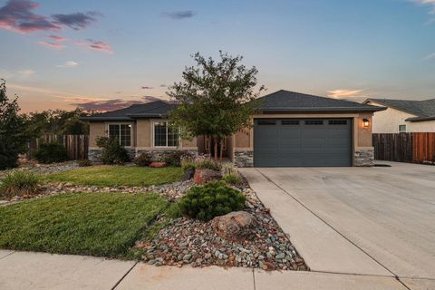 Photo of 20216 Ballentine Drive, Anderson, CA 96007 (MLS # 25-4513)