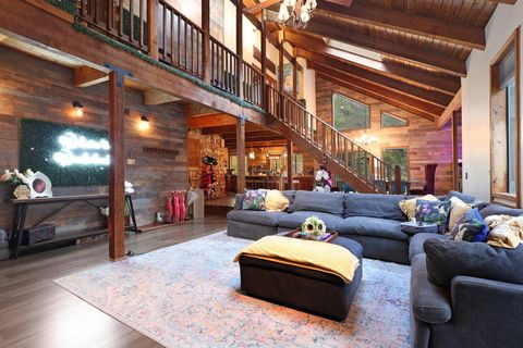 Photo of 19563 Roaring Brook Way, Lakehead, CA 96051 (MLS # 25-4093)