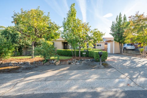 Photo of 3415 Sunset Drive, Redding, CA 96001 (MLS # 26-5721)