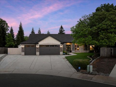 Photo of 3647 Laver Court, Redding, CA 96002 (MLS # 26-1611)