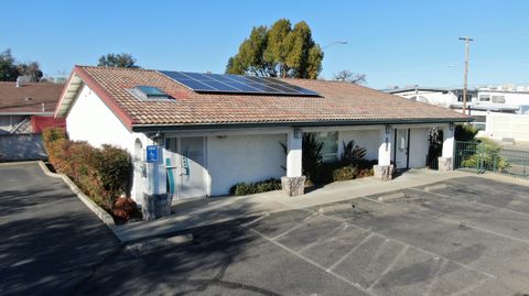 Photo of 1158 N Court Street, Redding, CA 96001 (MLS # 25-5423)