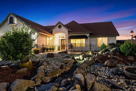 Photo of 5810 Diamond Ridge Drive, Redding, CA 96003 (MLS # 25-4230)