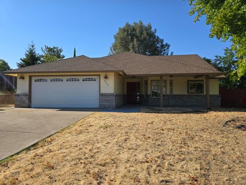 Photo of 2779 Summerbreeze Place, Redding, CA 96001 (MLS # 25-3801)