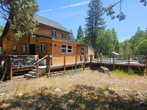 Photo of 32 Esther Warren Road, Etna, CA 96027 (MLS # 26-2060)