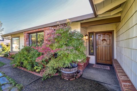 Photo of 5589 Trish Court, Redding, CA 96003 (MLS # 25-5211)