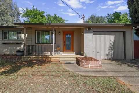 Photo of 2843 Kenco Avenue, Redding, CA 96002 (MLS # 26-1963)
