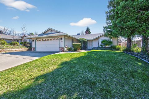 Photo of 2935 Snow Fire Court, Redding, CA 96003 (MLS # 26-930)