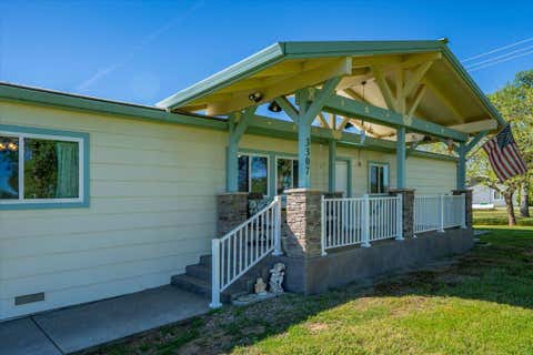 Photo of 3307 Tarmac Road, Redding, CA 96003 (MLS # 26-3564)