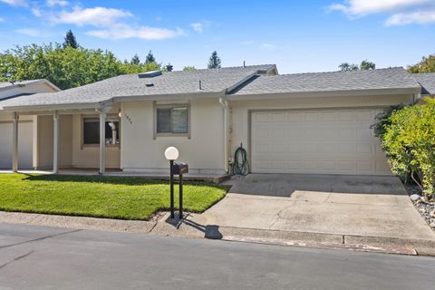 Photo of 1834 Del Mar Avenue, Redding, CA 96003 (MLS # 26-2077)