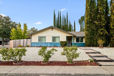 Photo of 2872 Harlan Drive, Redding, CA 96003 (MLS # 25-4068)