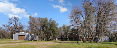 Photo of 18636 Wilderness Trail, Cottonwood, CA 96022 (MLS # 26-948)