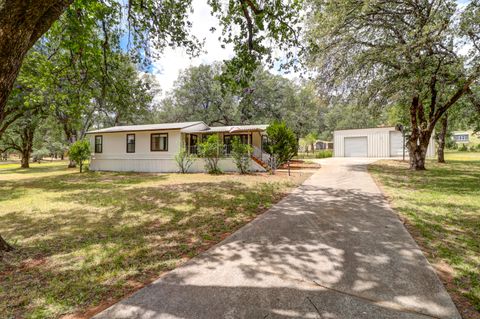 Photo of 13596 Quarry View Road, Redding, CA 96003 (MLS # 25-5587)