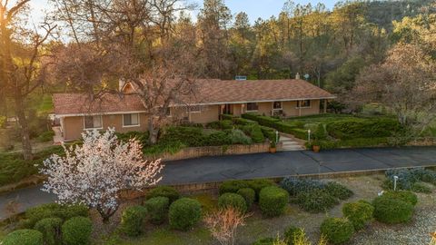 Photo of 15624 Ranchland Drive, Redding, CA 96001 (MLS # 26-567)
