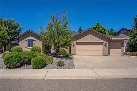 Photo of 2142 Cadjew Street, Redding, CA 96003 (MLS # 26-2416)
