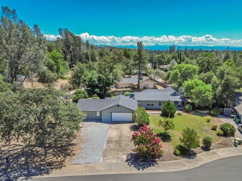 Photo of 1059 Gray Pine Way, Shasta Lake, CA 96019 (MLS # 26-3432)