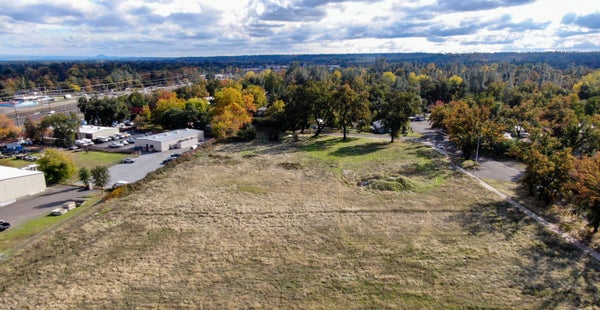 5675 CEDARS RD, REDDING, CA 96001 - Image 8a4b244c8198d8e66e113ec1a2f4a0ad/558872016