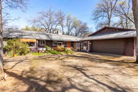 Photo of 21322 Park Elm Lane, Anderson, CA 96007 (MLS # 26-1037)