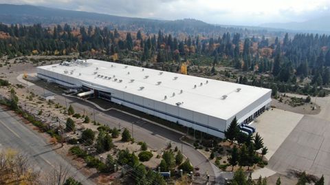 Photo of 210 Ski Village Drive, Mount Shasta, CA 96067 (MLS # 25-5367)