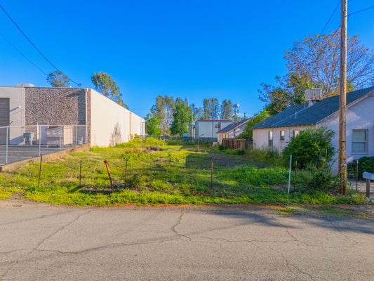 1424 SPRUCE ST, REDDING, CA 96001 - Image 8e392d791f744b012092dae1ec63aff4/3825668331