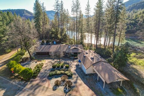 Photo of 20216 Lakeview Drive, Lakehead, CA 96051 (MLS # 26-142)