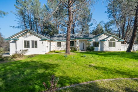 Photo of 6677 Horsemans Way, Anderson, CA 96007 (MLS # 26-549)