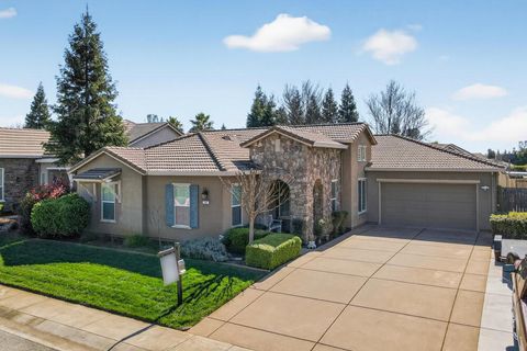 Photo of 751 Woodacre Drive, Redding, CA 96002 (MLS # 26-841)