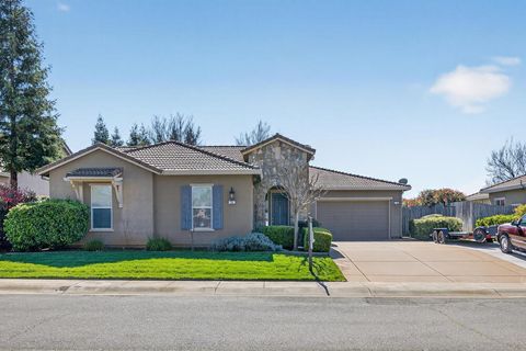 Photo of 751 Woodacre Drive, Redding, CA 96002 (MLS # 26-841)