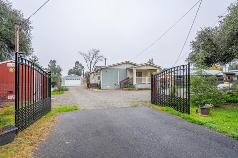 Photo of 8435 Hollis Street, Los Molinos, CA 96055 (MLS # 25-5402)