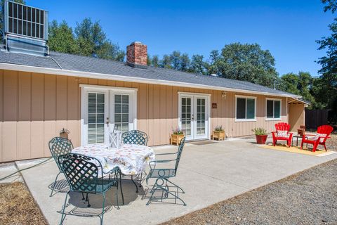 Photo of 3373 Denice Way, Cottonwood, CA 96022 (MLS # 26-3079)