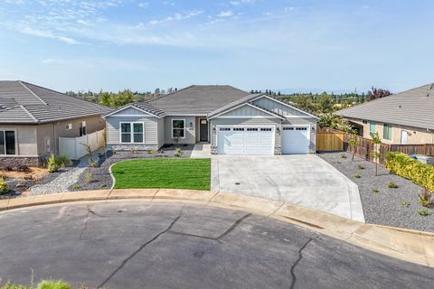 Photo of 3792 Thomason Trail, Redding, CA 96002 (MLS # 25-3942)